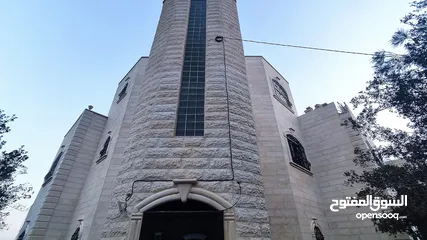  14 فيلا مميزه للبيع