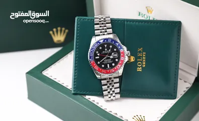  13 ساعة رولكس مكفولة مع ختم  وكل ساعه معها بكيت.............................................