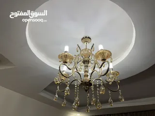  4 ثريات كريستال بحالة ممتازه جدا و اضاءة عاليه