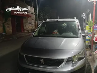  2 سيارة خاصة بحالة ممتازة جدا  كوشوك جديد بطارية جديدة مع كفالة  ترخيص سنة كاملة  الاستخدام عائلي فقط