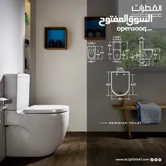  4 مقاعد مرحاض وأحواض وجه باللون الابيض وبأشكال ومقاسات متنوعة لحمام بتصميم عصري مميز مع سهولة التنظيف