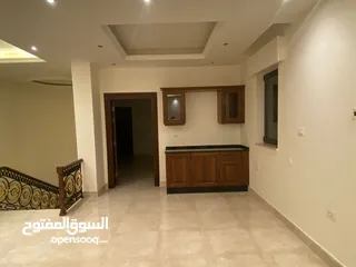  4 فيلا فاخرة سوبر ديلوكس أرقى مناطق الكرسي اعلان رقم (V110)