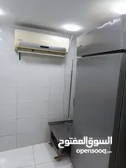  15 مطعم شاورما وبروستد وسناكات