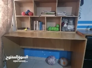  2 طاولة كمبيوتر للبيع