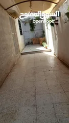  1 شقة ارضية للبيع مساحة البناء كما موضوح في الإعلان مع ساعة كهرباء و عداد ماء و خزان إضافي