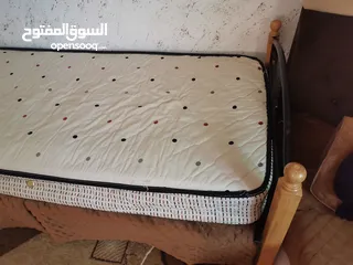  4 تخت حديد وفرشة ضغط عالي