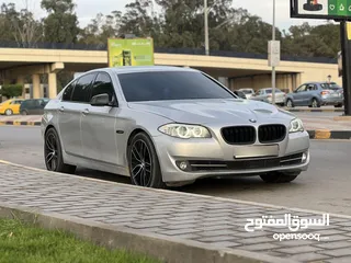  2 BMW 535i F10