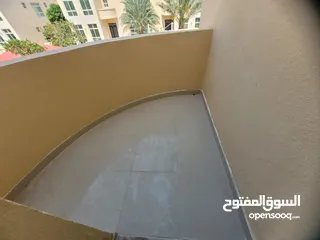  10 فيلا بمدينة خليفة أبوظبي بكمبوند