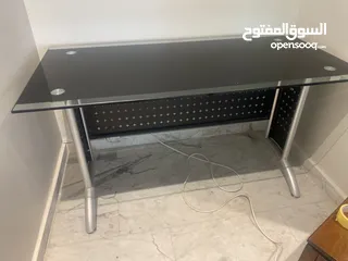  3 مكتب زجاج وحديد ثقيل للبيع