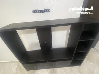  1 خزانة ايكيا  حاله ممتازه جدا ،مكتبه مودرن