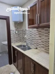  12 مكاتب للإيجار