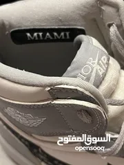 5 للبيع - حذاء Air Jordan أصلي بتصميم حصري (Dior Edition)