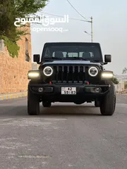  12 Jeep gladiator 2023 بسعر مغررري