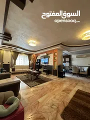  11 شقة ارضية بحي الصحابة مميزة بمساحة 180 داخلي و 40 متر ترس  مغلق بقرميد و شبابيك دبل جلاس