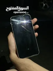  2 ايفون 11  128gb بحالة جيدة جدا