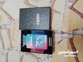  14 ولاعة زيبو Zippo هي ولاعة معدنية قابلة لإعادة الاستخدام من إنتاج شركة زيبو مانوفاكتشرينج في برادفورد