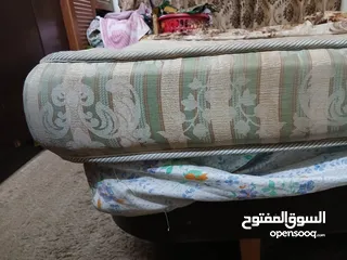  3 فرشة تخت بحالةة ممتازة بسعر 30