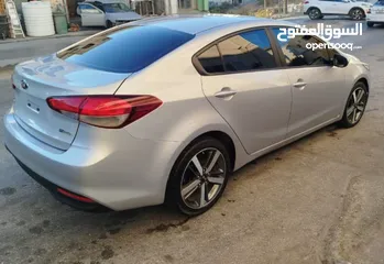  10 كيا K3 /موديل 2017/ ماتور 1600/ اقتصاديه/اصل سولار/ غنيه عن التعريف