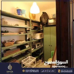  1 شقة للبيع في سردا مع ساحة خارجية بالقرب من قصر الضيافة