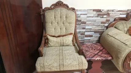 2 طقم كنبايات و طاولات للبيع