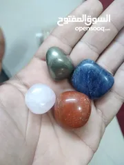  16 احجار كريمه وخواتم واكسسوارات للبيع