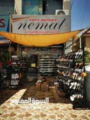  15 محل أحذيه بكامل الديكور والمعدات والأحذيه