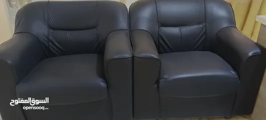  4 اثاث مكتبي كامل بحالة جيدة للبيع