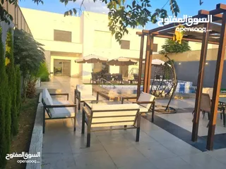  7 شاليهات ومزارع فخمه داخل ناعور مسبح مدفى