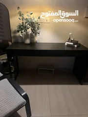 1 مكتب ايكيا بحاله ممتازه للبيع