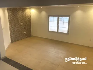  3 Villa in Mawaleh فيلا للبيع في موالح