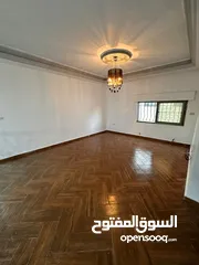  11 فيلا للبيع