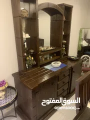  10 طقم سفره من ثلاث قطع   طاولة خشب 8 كراسي وفضيه و بوفيه