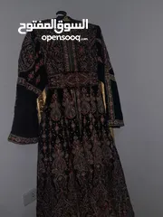  4 ثوب مخمل شك ستراس بحالة جديدة لبسه واحدة