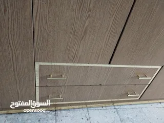 4 خزانة باركيه خشب لاتيه طابقين كبيرة مشغولة بالكامل مش ناقصها مجددة بالكامل