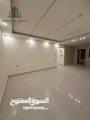  11 شقه طابق ثاني للبيع بسعر مميز في ضاحيه الامير علي