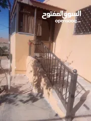 1 بيت للبيع في قريه دليله المطيرات شرق مادبا