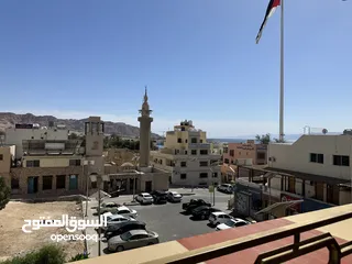  28 غرف وشقق فندقية نظيفة على البحر وبجانب السوق، موقع ممتاز، مطاعم، موقف عام، بلكونات، انترنت، مكيفات.