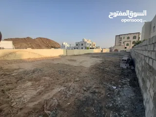  2 أرض سكنية ف العامرات النهضة مرحلة 10 قريبه من مسجد الرساله مسورة وجاهزة للبناء