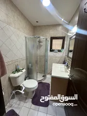  28 فيلا للإيجار/ للبيع بإطلالة جميلة جدا Villa for rent/sale with beautiful views and amenities!