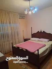  9 الرابية / شارع المدينة المنورة شقة 145م طابق 3 قرب ديوان المحاسبة بسعر جيد