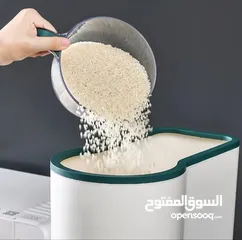  3 قم بتخزين ما يصل إلى 5 كجم من الأرز أو غيرها من الحبوب بكل سهولة في صندوق التخزين ذو السعة الكبيرة