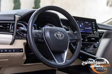  14 Toyota Camry Gle 2023  السيارة بحالة الوكالة و قطعت مسافة 17,000 كيلو متر