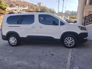  4 سياره بيجو رفتر سحب شركه بوضع ممتاز جدا جميع الاضافات ..ماشيه 120 الف ايد اولى