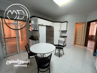  6 شقة فارغة للايجار جبل عمان طابق أول مساحة 250م 4 نوم اطلالة جميلة