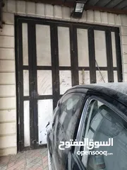  3 دكان في حلحول الشارع الرئيسي للإيجار او البيع  مقابل كازية ابو دنهش القديمة