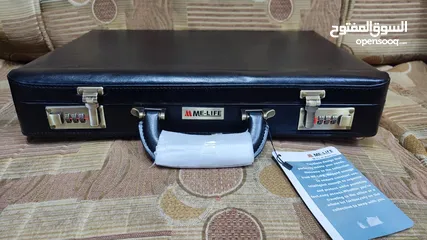  8 شنطة دبلوماسية وكالة