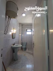  5 شقة مفروشة بنظام سويت مقابل الجامعة الاردنية بداية طلوع نيفين من المالك مباشرة / عمارة عائلية