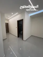 18 شقق مميزة للبيع 250 متر في ارقى مناطق شمال عمان شفابدران متوفر طابق اول وطابق أرضي وأخير مع روف مميز
