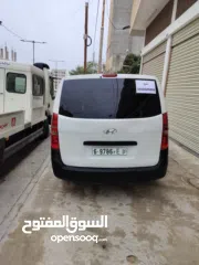  1 هوندايH1.   2010