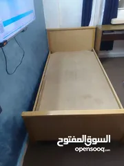  5 خزانة 3 درف وتختين مفرد للبيع في الزرقاء